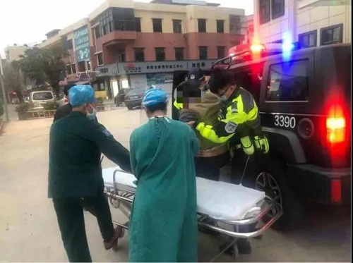 空压机气管街头爆炸！巡警当机立断……
